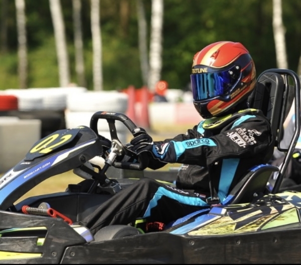 Zijkant huurkarts Xavier (fotograaf Oldenzaal)